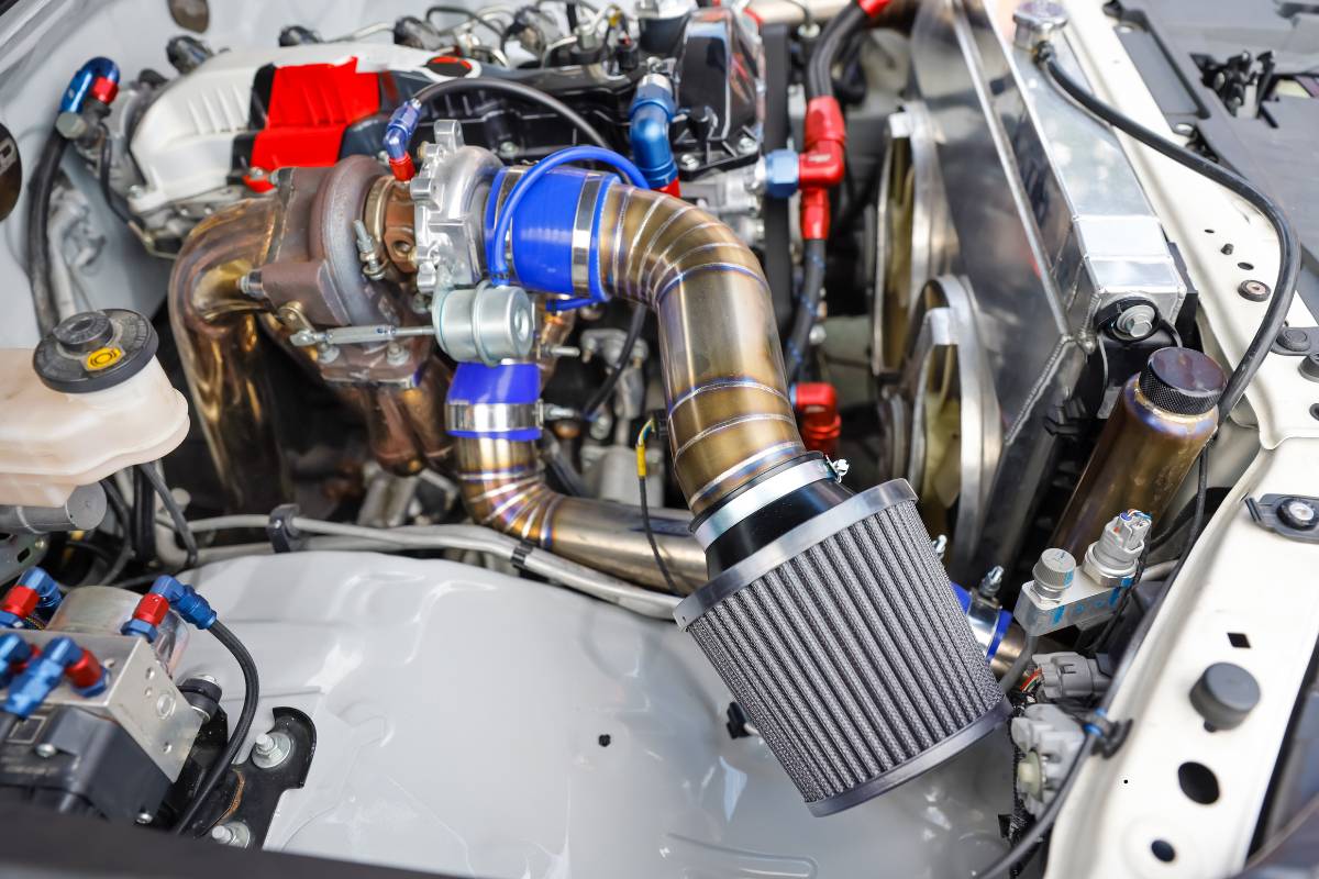 High-temperature alloy casting for turbocharger and industrial machinery