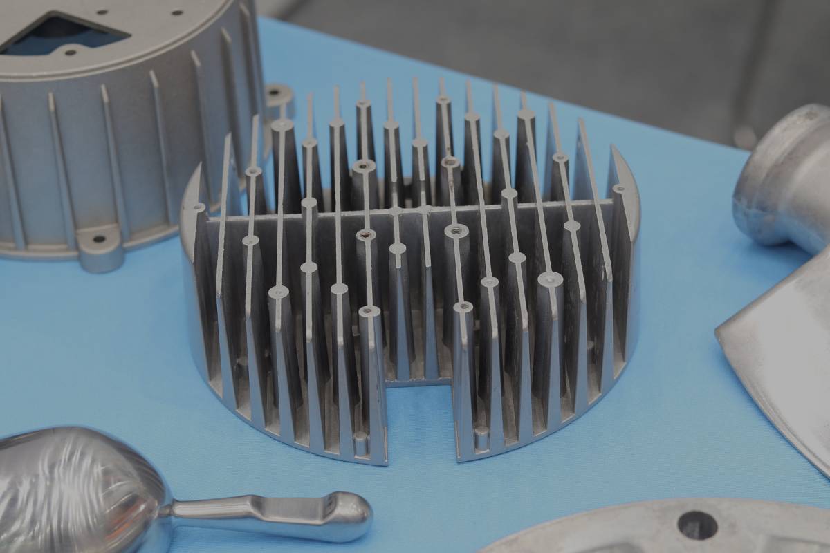 Near net shape casting design process for efficient production