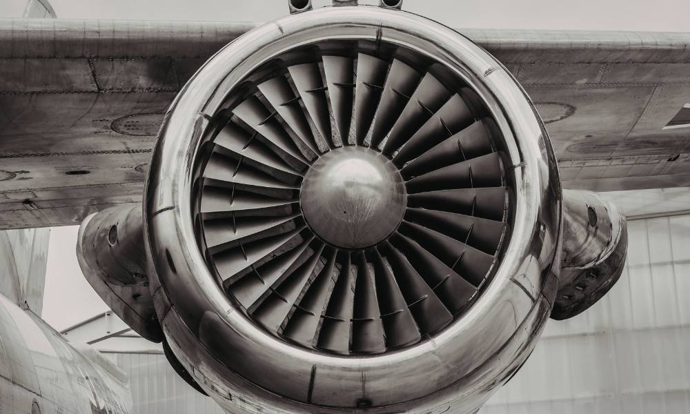 Nickel alloy investment casting manufacturer inspecting turbine blade