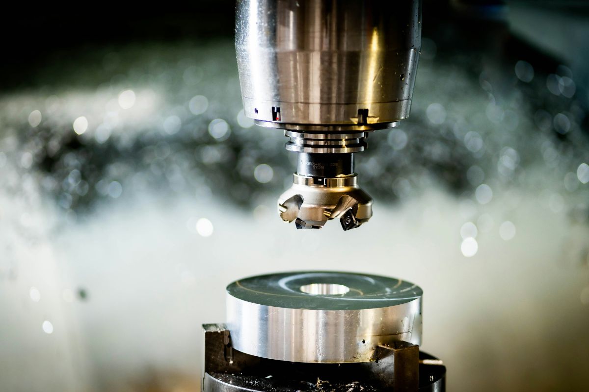 Comparison of material waste in casting and machining processes