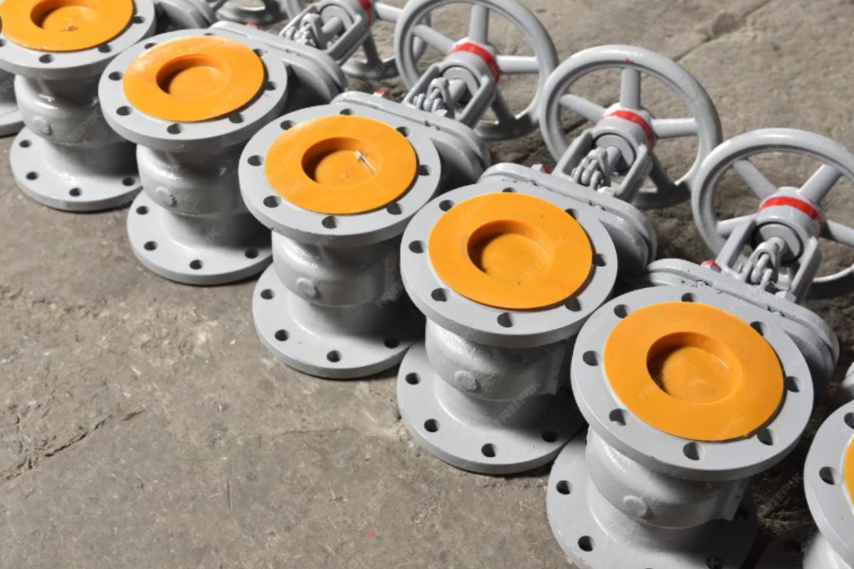 Precision plug valve body casting engineered for severe chemical and petrochemical environments