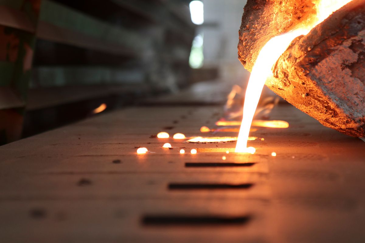 Valve Plug Casting at Uni Deritend foundry